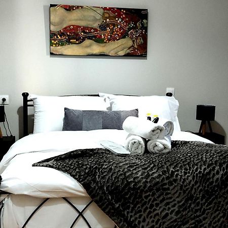 D&G City Centre Home Heraklion  Bagian luar foto